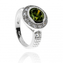 Stříbrný prsten se zirkony (kubická zirkonie) - zelený středový kámen
