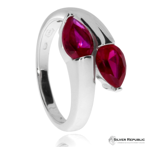 Stříbrný prsten s růžovými syntetickými kameny, kapky