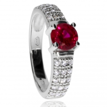 Stříbrný prsten se zirkony (cubic zirconia) a syntetickým kamenem červené barvy