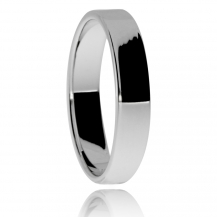 Stříbrný prsten snubního typu s rovnými hranami