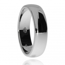 Stříbrný prsten snubního typu, širší se zaoblenými hranami