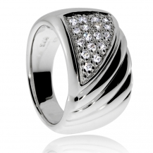 Stříbrný prsten se zirkony (cubic zirconia), trojúhelník plný třpytu