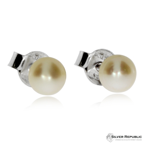 Stříbrné náušnice s malou perlou (říční perla