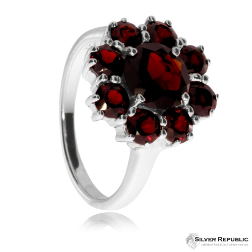 Stříbrný prsten zdobený granáty - Květina z kulatých kamenů