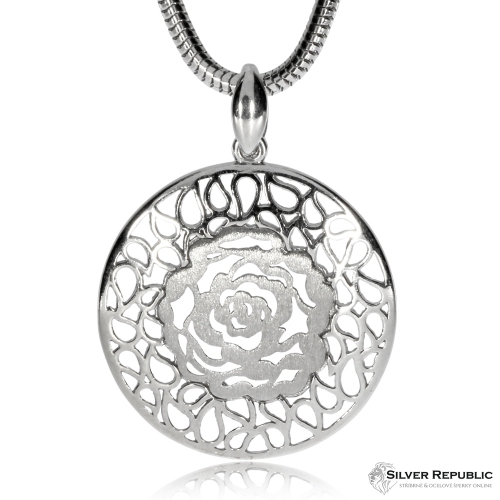 Stříbrný přívěsek - Kruh zdobený uprostřed růží