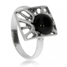 Stříbrný prsten s onyxem v matovném obdélníku