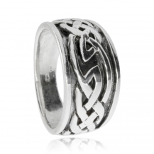 Stříbrný prsten s keltskými smyčkami po obvodu