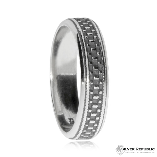 Pánský stříbrný prsten  s geometrickým vzorem