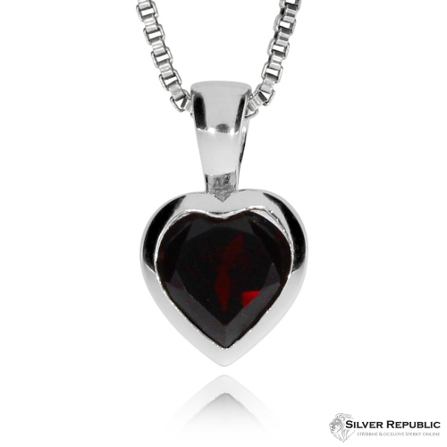 Stříbrný přívěsek - Granát ve tvaru srdce